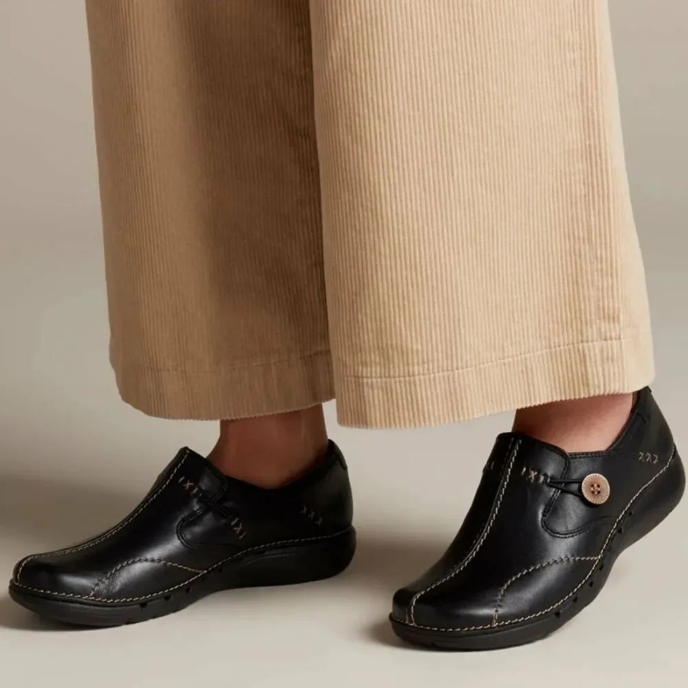 CLARKS UN LOOP WOMEN'S SLIP-ON FLAT SHOE R3